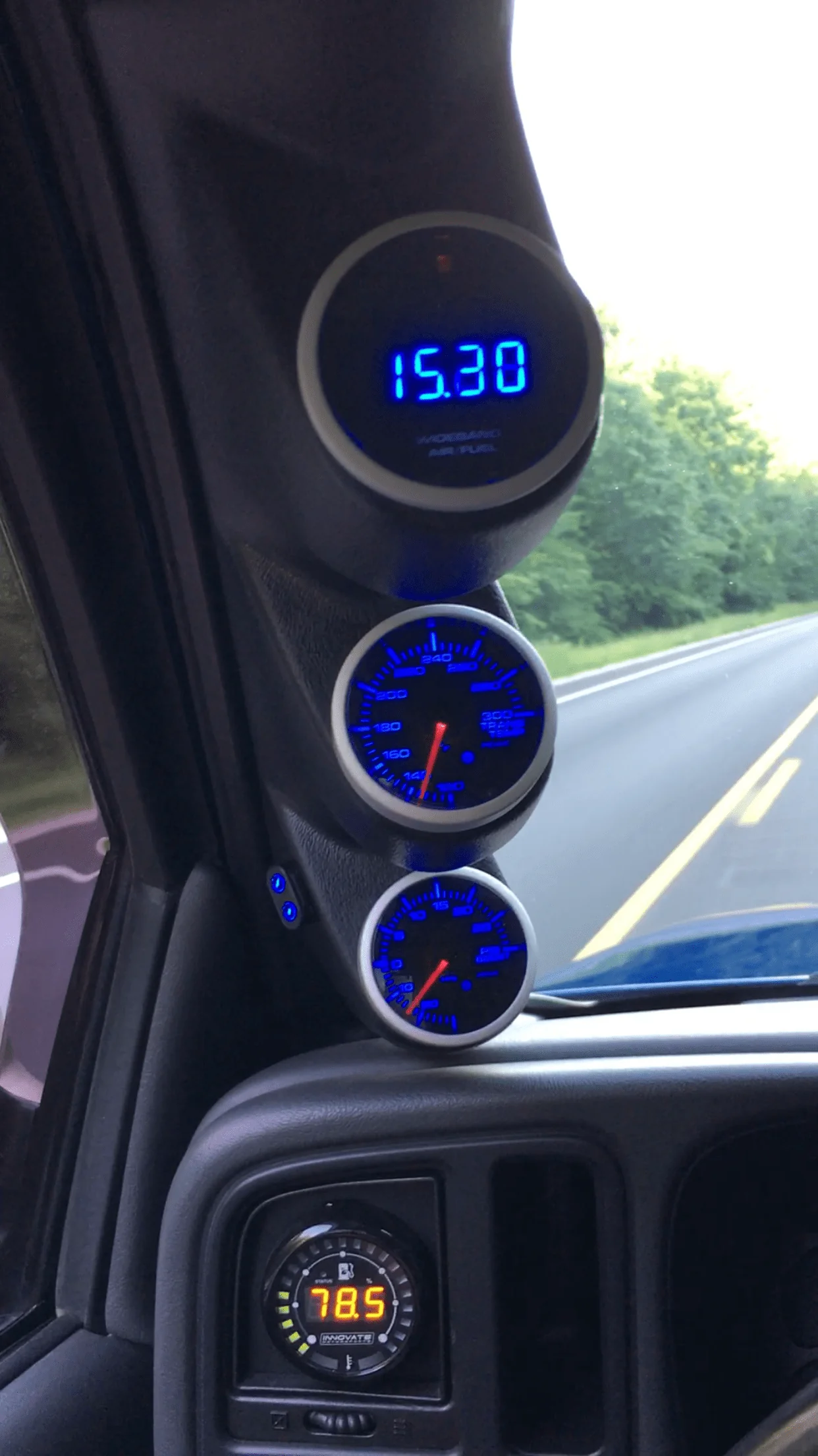 On 3 Performance Electronic Water Temp Gauge - Image 2